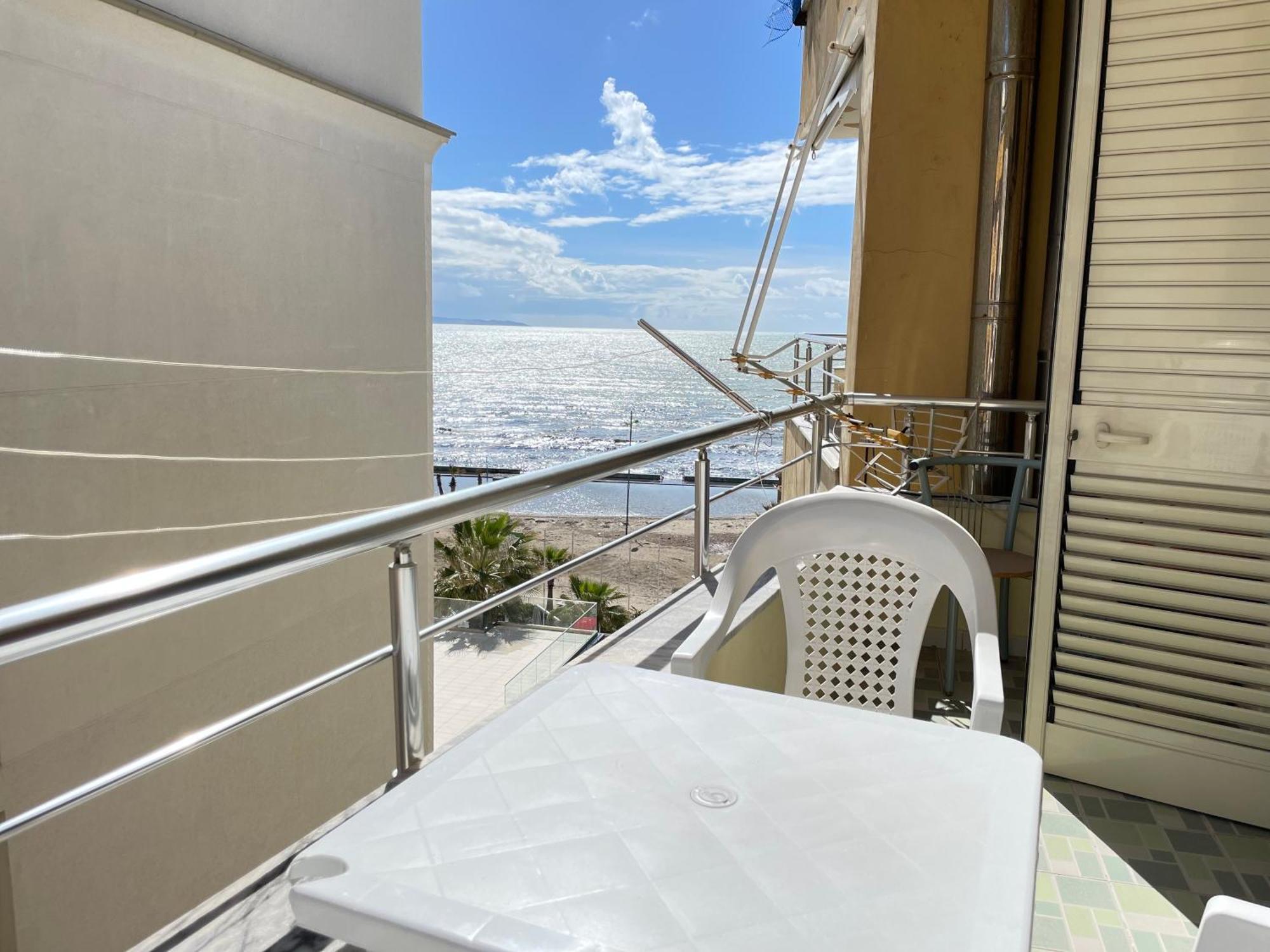 H&G Seaview Apartments Durres Exterior photo